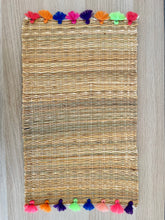 Charger l'image dans la galerie, Set de table à pompons