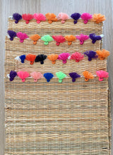 Charger l'image dans la galerie, Set de table à pompons