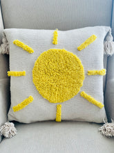 Charger l'image dans la galerie, Housse de coussin "Soleil"
