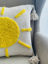 Charger l'image dans la galerie, Housse de coussin "Soleil"
