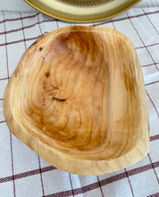 Charger l'image dans la galerie, Coupe en bois d'olivier n°4
