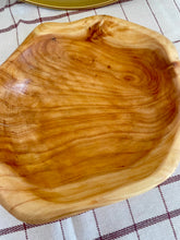 Charger l'image dans la galerie, Coupe en bois d'olivier n°2
