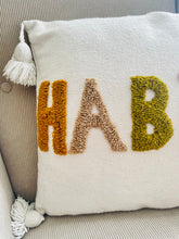 Charger l'image dans la galerie, Housse de coussin "Habibi"
