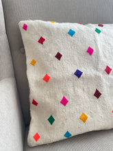 Charger l'image dans la galerie, Housse de coussin berbère à motif losange
