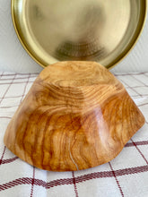 Charger l'image dans la galerie, Coupe en bois d'olivier n°2
