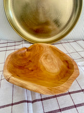 Charger l'image dans la galerie, Coupe en bois d'olivier n°1
