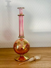 Charger l'image dans la galerie, Grand flacon en verre n°11 24,5cm
