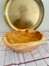 Charger l'image dans la galerie, Coupe en bois d'olivier n°2
